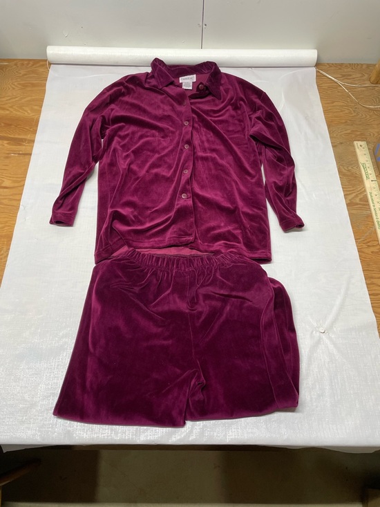 carreau Other - Velvet Button-Front Pajama Set in Berry
